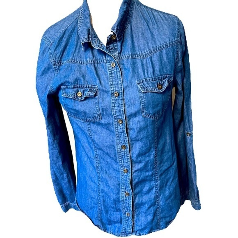 Women’s small Jean button down long sleeve shirt.‎ Slim fit. H9.